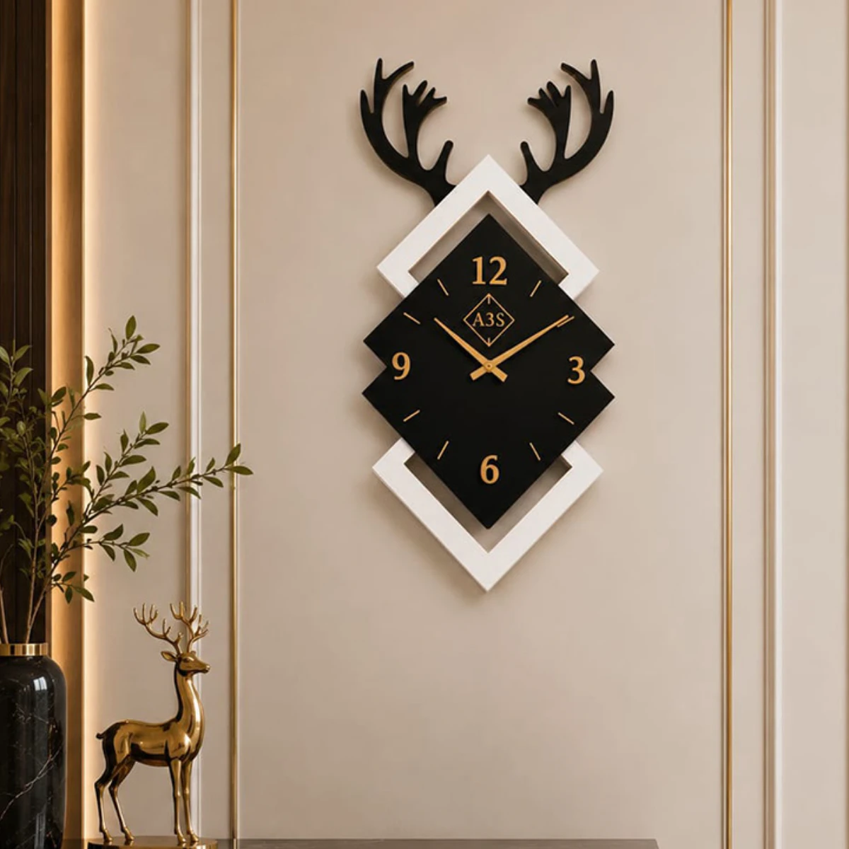 Elk Watch with a unique multi-layered design clock high-reflective wood.