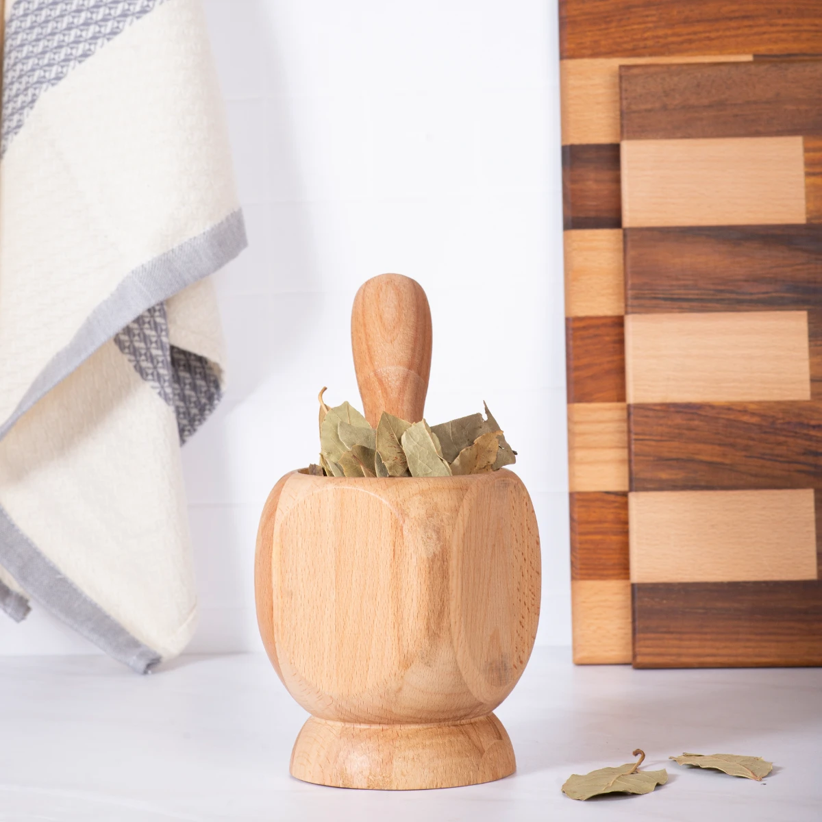 Wholesale square ribbed mortar and pestle made of beech wood | OEM Kitchen Tool