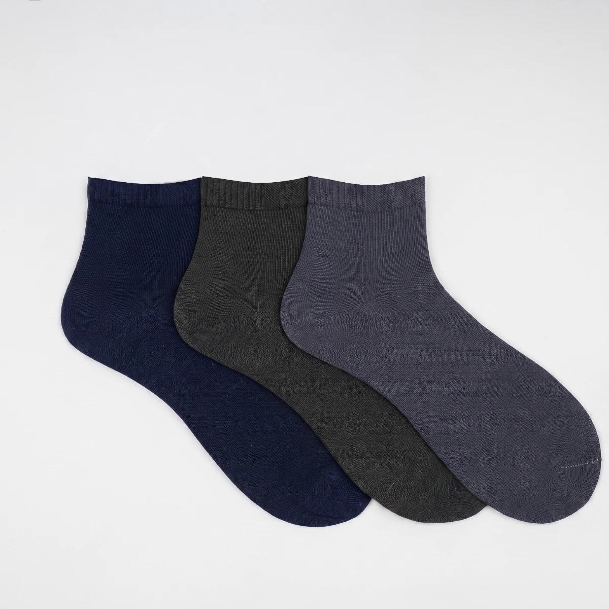 High Quality Casual Half Socks Luxury Breathable Solid Colored Ankle Cotton for Women & men Locarno